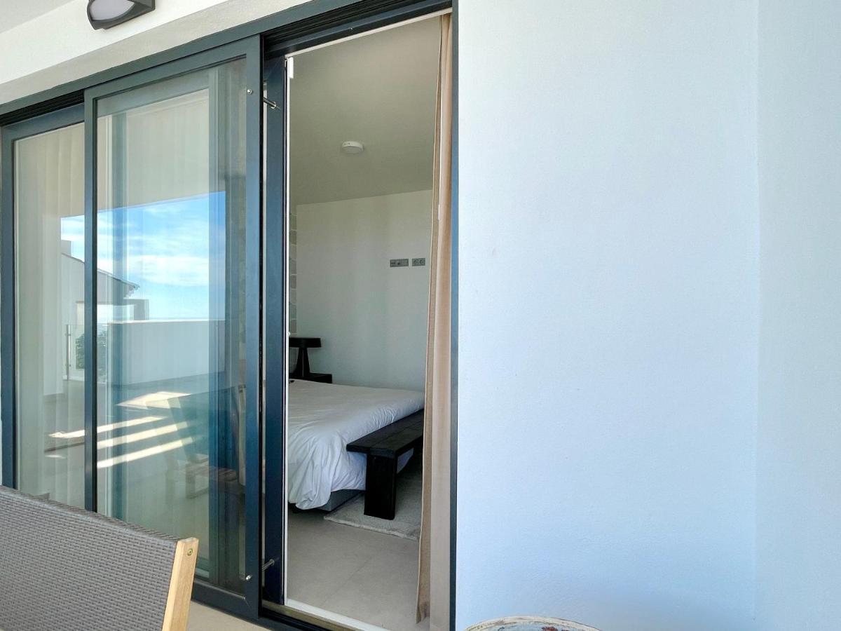 Bayview -superb Luxurious Sea View Penthouse With Private Hot Tub By Solrentspain Appartement *