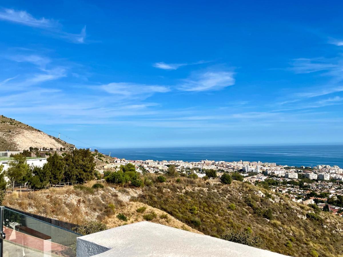 Bayview -superb Luxurious Sea View Penthouse With Private Hot Tub By Solrentspain Appartement *