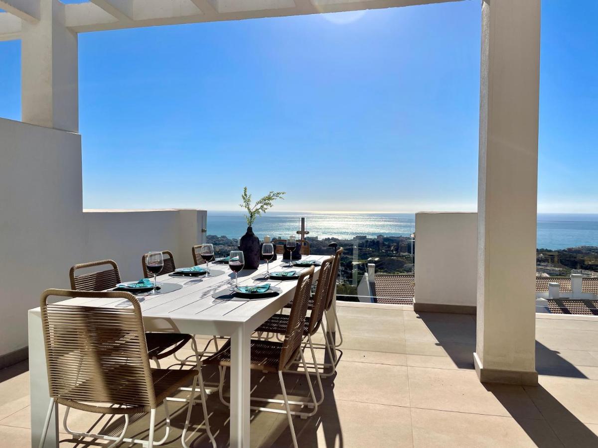 Bayview -superb Luxurious Sea View Penthouse With Private Hot Tub By Solrentspain Appartement Benalmádena